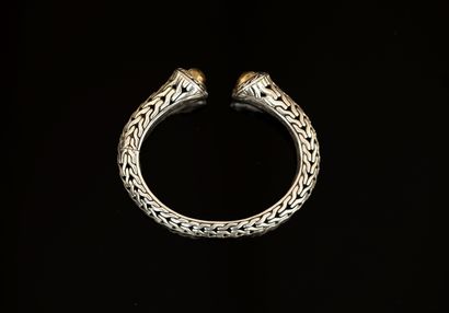 925/°° silver and gold highlights on the...