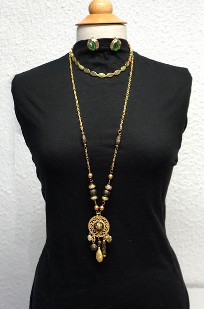 FANTAISIE - SET in gilded metal and synthetic...