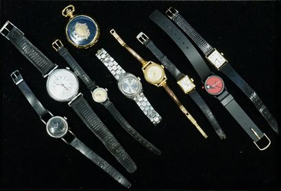 SET comprising 8 BRACELET WATCHES and 1 COLLAR...