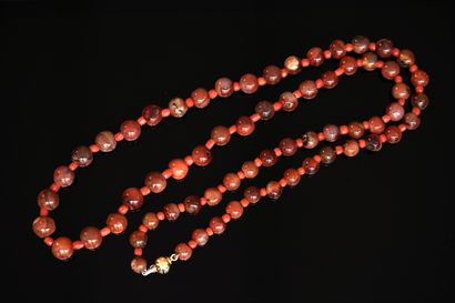 SAUTOIR composed of round carnelian beads...