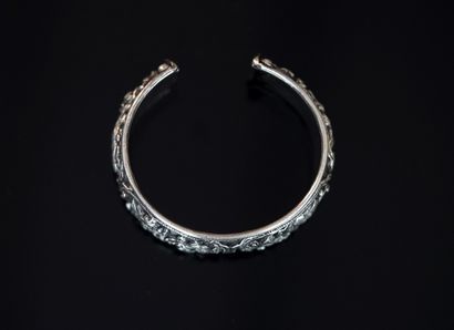 SET in silver min 800/°°, Asian work, including...