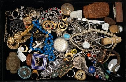 FANTAISIE - ENSEMBLE in gilded or silvered...