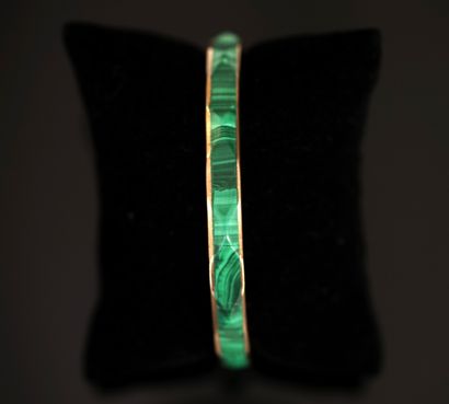 BRACELET JONC en cuivre agrémenté de plaques...