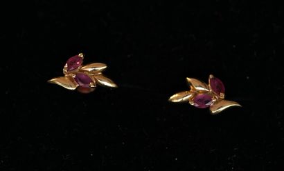 Pair of earrings in 18K (750/°°) yellow gold...