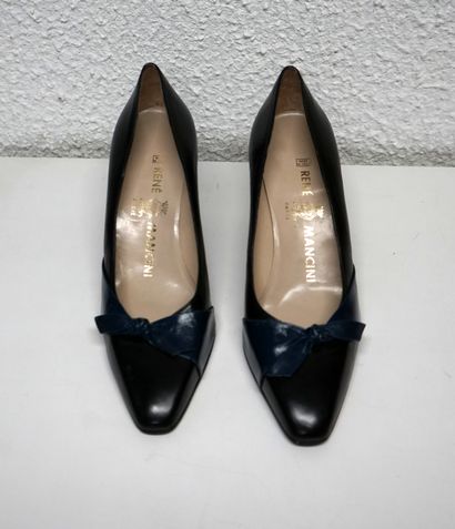 VINTAGE - RENE MANCINI - Pair of black and...
