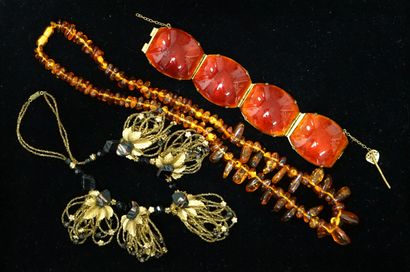 FANTAISIE - SET in orange and yellow tones...