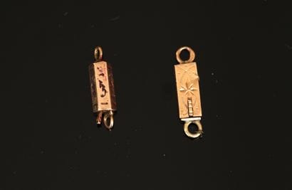 ENSEMBLE in 18K (750/°°) yellow gold comprising...