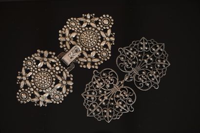 SET comprising 2 CAP OR BELT RINGS, 1 in...