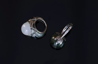 SET OF 2 RINGS, 1 in silver min 800/°° and...
