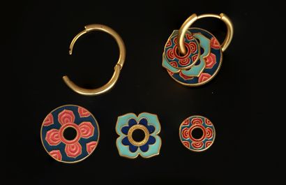FANTAISIE - PAIR OF EAR PENDANTS in gilded...