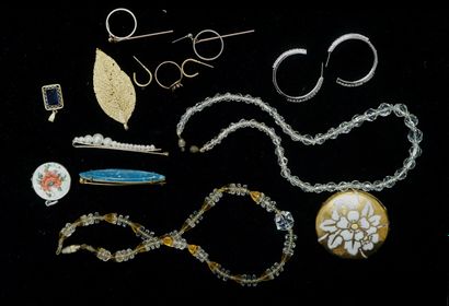 FANTAISIE - ENSEMBLE in gilt metal, enamel,...