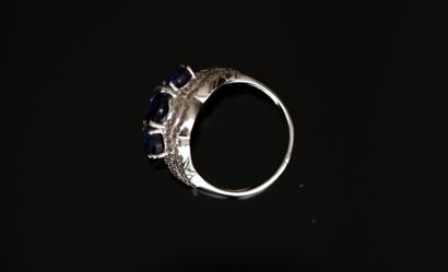 925/°° silver RING centered with 3 sapphires,...