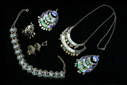 ENSEMBLE in silver-plated metal and enamel...