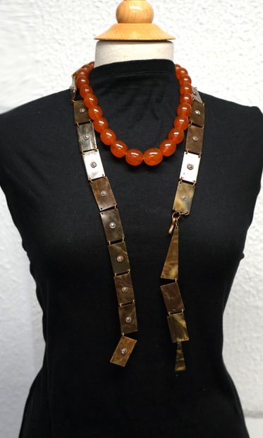 FANTAISIE - ENSEMBLE including 1 NECKLACE...