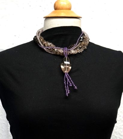 COLLIER 
