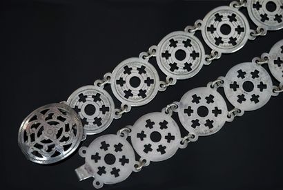 CEINTURE en argent min 800/°° formée de disques...