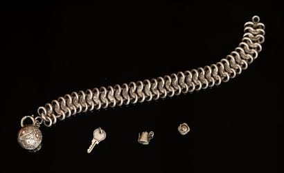 SET in silver min 800/°° (boar and swan hallmarks)...