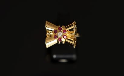 925/°° silver-gilt ring representing a knot...