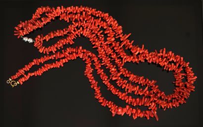 SET comprising 2 NECKLACES of small coral...