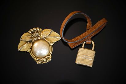 ENSEMBLE including 1 BIJOUX DE SAC padlock...
