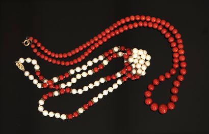 SET comprising 1 coral bead and white cultured...