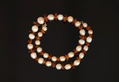 COLLIER ras de cou composé de perles de culture...