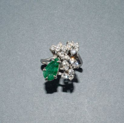 BAGUE en or blanc 18K (750/°°) poinçon tête...