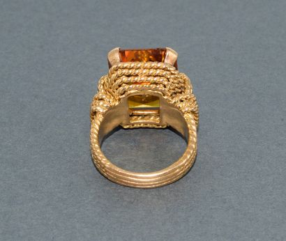 BAGUE «cocktail» en or jaune 18K (750/°°),...