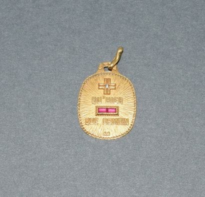 AUGIS - MEDAILLE d’amour en or jaune 18K...
