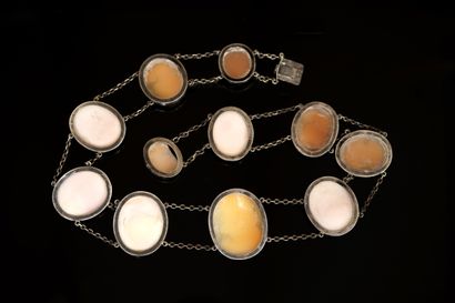 COLLIER en argent 800/°° (poinçon crabe)...