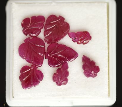 SET of 8 leaf-shaped engraved rubies for...