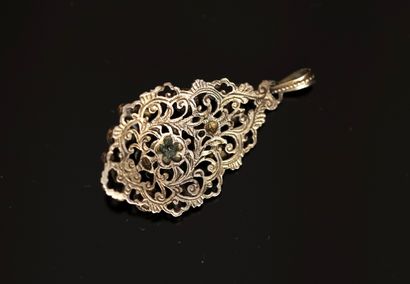 PENDENTIF en argent min 800/°° poinçon cygne,...