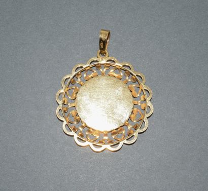 PENDENTIF MEDAILLE en or jaune 18k (750/°°)...