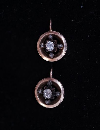 PAIR OF DORMEUSES in 18K (750/°°) yellow...