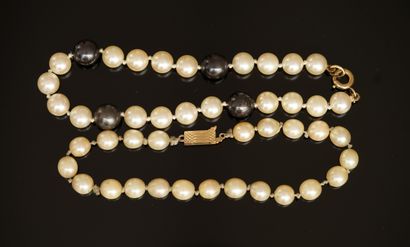 SET comprising 2 BRACELETS of cultured pearls...