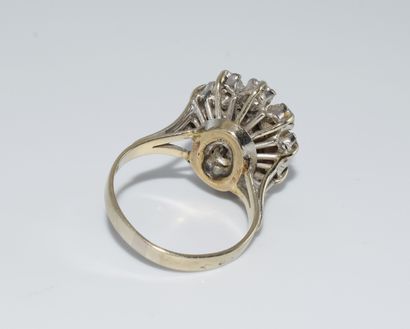 MARGUERITE RING in 18k (750/°°) white gold...