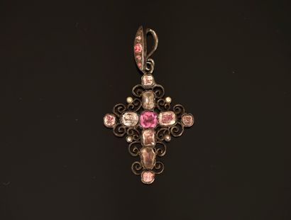 PENDENTIF en argent min 800/°° (poinçon sanglier)...