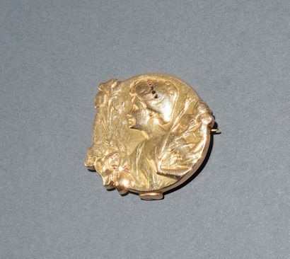 Art Nouveau 18K (750/°°) yellow gold eaglehead...