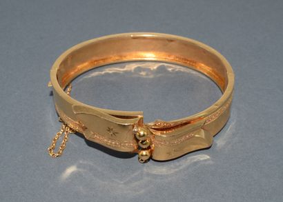 BRACELET JONC RUBAN en or jaune 18K (750/°°)...