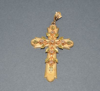 PENDENTIF CROIX en or jaune 18K (750/°°)...
