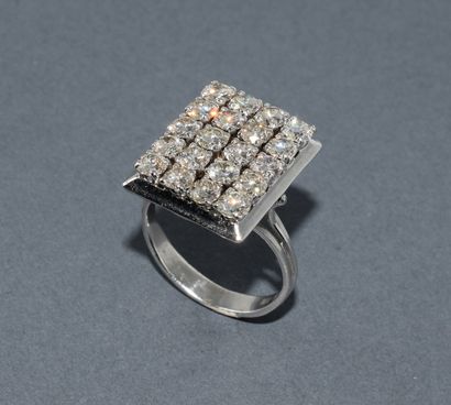 RING in 18k (750/°°) white gold with eagle's...