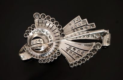 800/°° silver brooch, 9K (375/°°°) white...