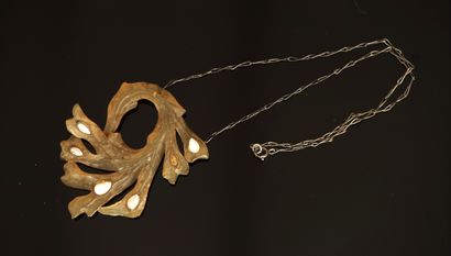 COLLIER Art Nouveau présentant 1 pendentif...