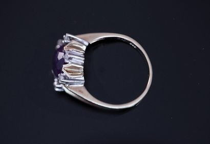 RING in 18K (750/°°) yellow gold with owl...