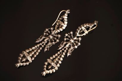 PAIR OF LONG EARPENDANTS in sterling silver...