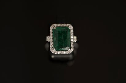 BAGUE en or blanc 18K (750/°°) poinçon hibou,...