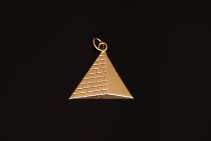 Masonic pendant in 18k (750/°°) yellow gold...