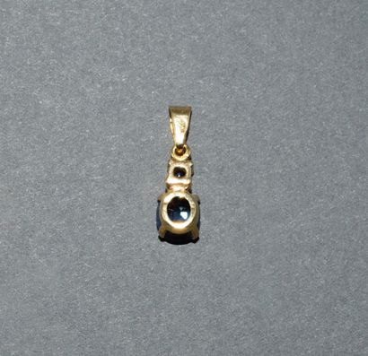 PENDENTIF en or jaune 18k (750/°°) poinçon...