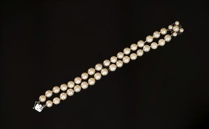 BRACELET with 2 strands of white cultured...