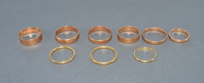 SET OF 8 ALLIANCES in 18K (750/°°) yellow...